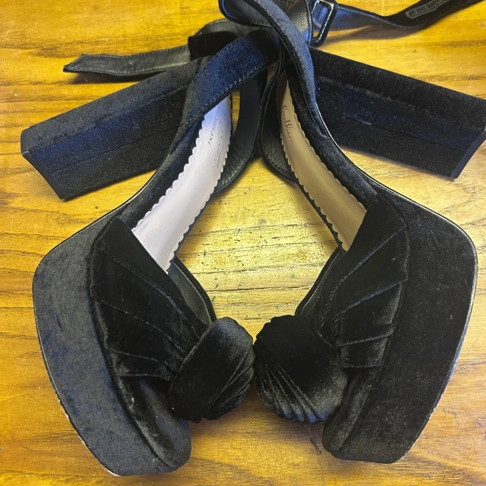 Antonio Melani Nicola Bathie Emilia Sandals 9M Black Velvet Rose‎ Platform heels